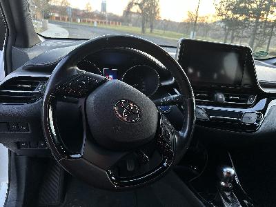 Toyota C-HR, automat, Hybrid, 1,8 + závěsné zařízení