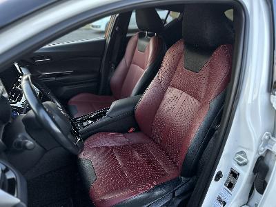 Toyota C-HR, automat, Hybrid, 1,8 + závěsné zařízení
