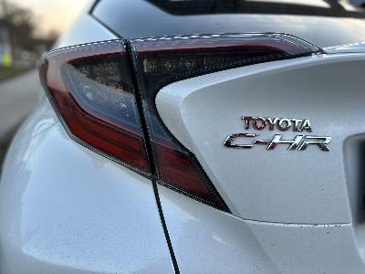 Toyota C-HR, automat, Hybrid, 1,8 + závěsné zařízení