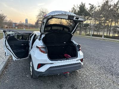 Toyota C-HR, automat, Hybrid, 1,8 + závěsné zařízení