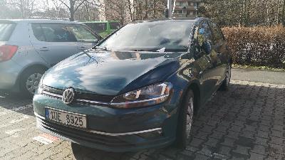 Prodám: VW GOLF r.v. 10/2017 Najeto: 54 800 km 81 kW Hybrid: Benzín/CNG