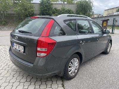 Kia Ceed kombi 1,4i 66kW, 