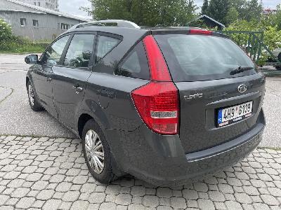 Kia Ceed kombi 1,4i 66kW, 