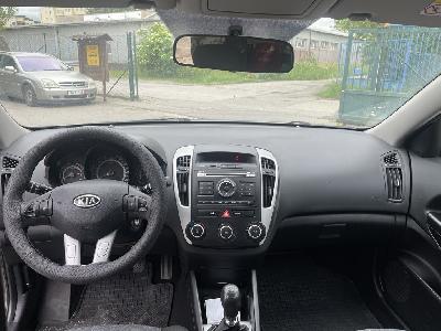 Kia Ceed kombi 1,4i 66kW, 