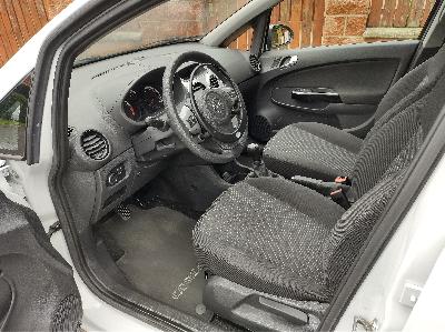 Opel Corsa 1.2 27 tis.km s ručním plynem pro ZTP