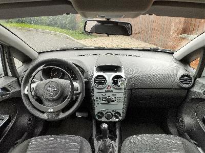 Opel Corsa 1.2 27 tis.km s ručním plynem pro ZTP