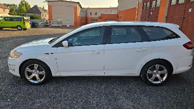 Prodám vůz Ford Mondeo combi, r.v. 2011, motor 2.0 TDCi