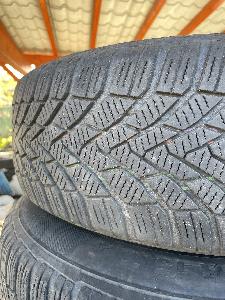 Zimní pneu 195/65 R15 na ráfkách Fiat