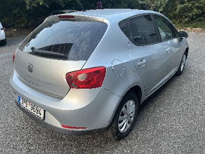 Seat Ibiza 2009 1.4 benzín 63kw s 2. sadou kol+pneu