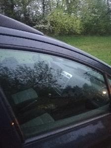 Auto s rozbitou spojivkou  -- prodam levně 