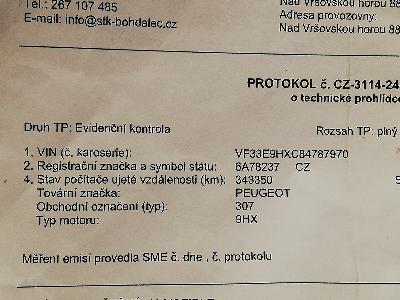 Auto s rozbitou spojivkou  -- prodam levně 