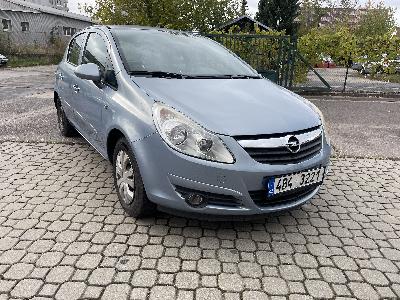 Opel Corsa 1,2i 59kW najeto 90000 km