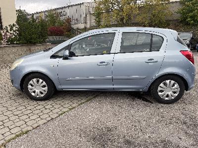 Opel Corsa 1,2i 59kW najeto 90000 km