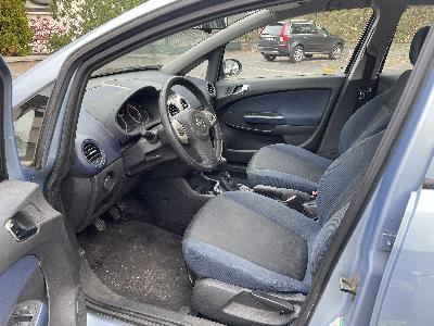 Opel Corsa 1,2i 59kW najeto 90000 km