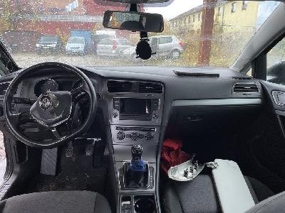 Prodám VW Golf 7 bouraný