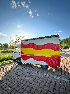 Foodtruck značky Mercedes s kompletním kuchyňským vybavením