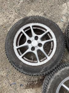 Alu kola i s pneu na Toyota Yaris 175/66 R14, vzorek 7,5mm, zimní vzorek rok 2023