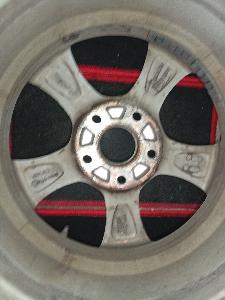 Originální zánovní ALU sada Hyundai i30 R16 s TPMS senzory – vzorek 7,5 mm
