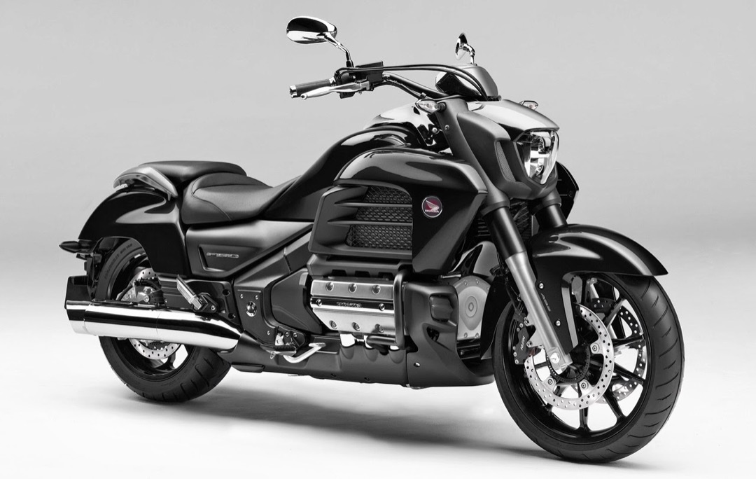 TEST: Honda Gold Wing F6C 2014