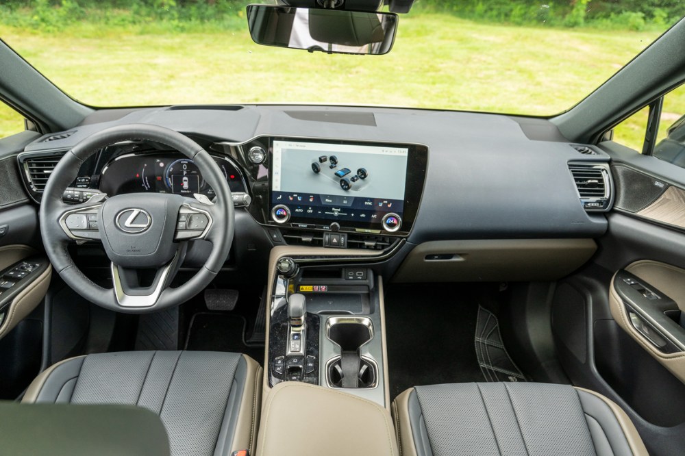 Lexus NX 350h Overtrail – Zlehka do terénu